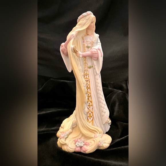 Lenox The Legendary Princesses Rapunzel Tangled Hair Fine Porcelain Demure Gift - Picture 16 of 17